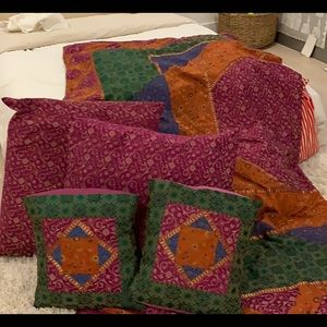 Bedding set, quilt/bed cover, small +large pillows
